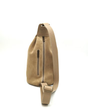 Afbeelding in Gallery-weergave laden, The Adventurer Suède Avena