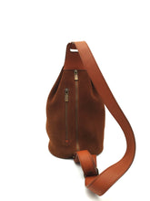Afbeelding in Gallery-weergave laden, The Adventurer Suède cognac
